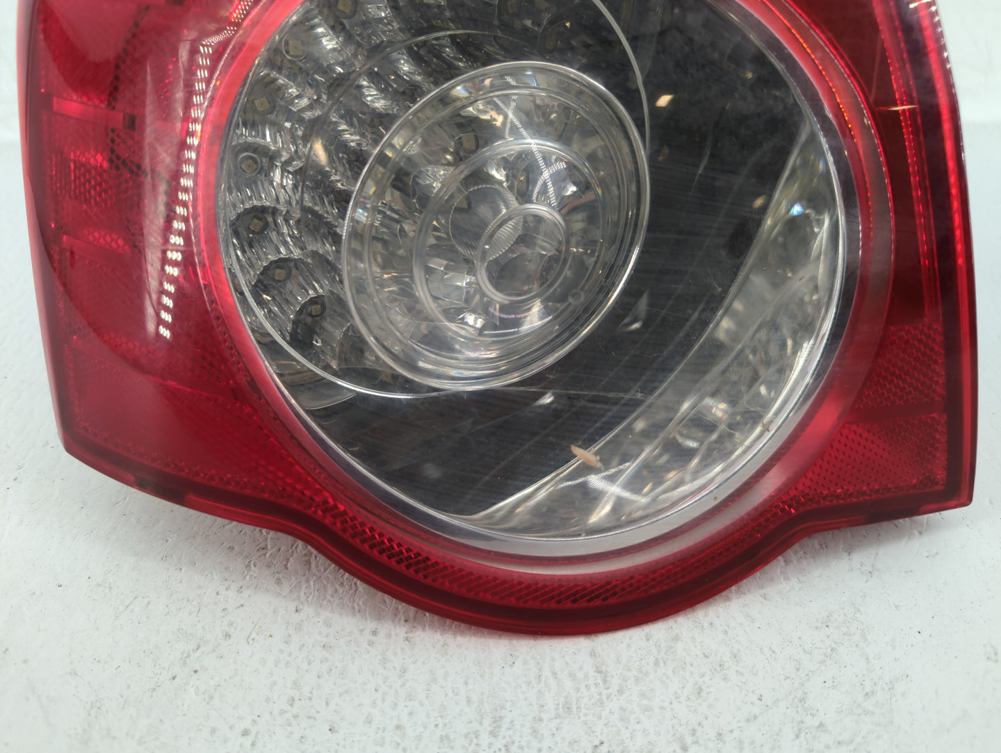 2006-2008 Volkswagen Passat Tail Light Assembly Driver Left OEM P/N:ZSB 3C5.945.095 D ZSB.3C5.945.095J Fits Fits 2006 2007 2