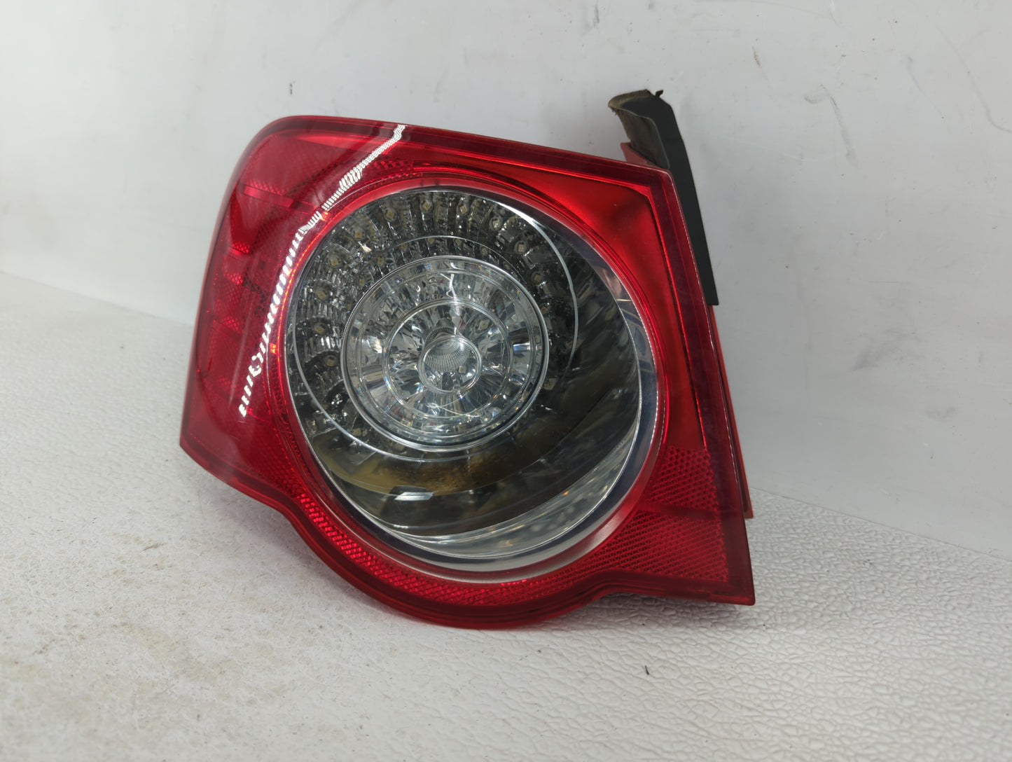 2006-2008 Volkswagen Passat Tail Light Assembly Driver Left OEM P/N:ZSB 3C5.945.095 D ZSB.3C5.945.095J Fits Fits 2006 2007 2