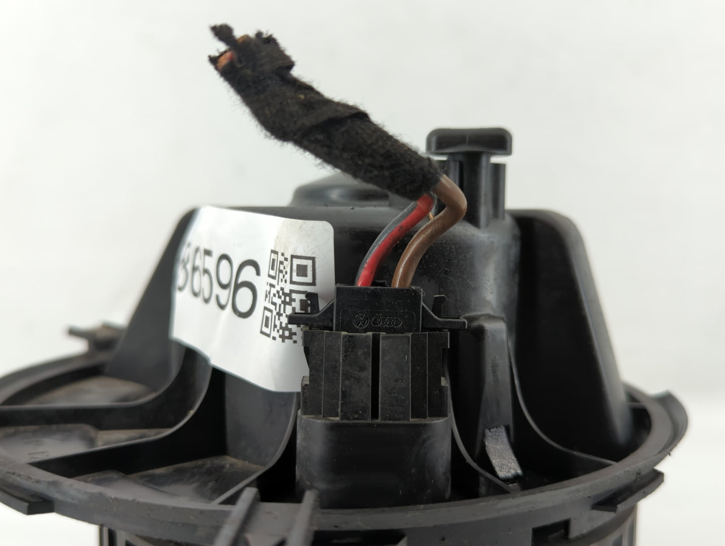 2006 Volkswagen Passat Rear Heater AC Blower Motor P/N:1K1819015 Fits OEM Used Auto Parts - Oemusedautoparts1.com