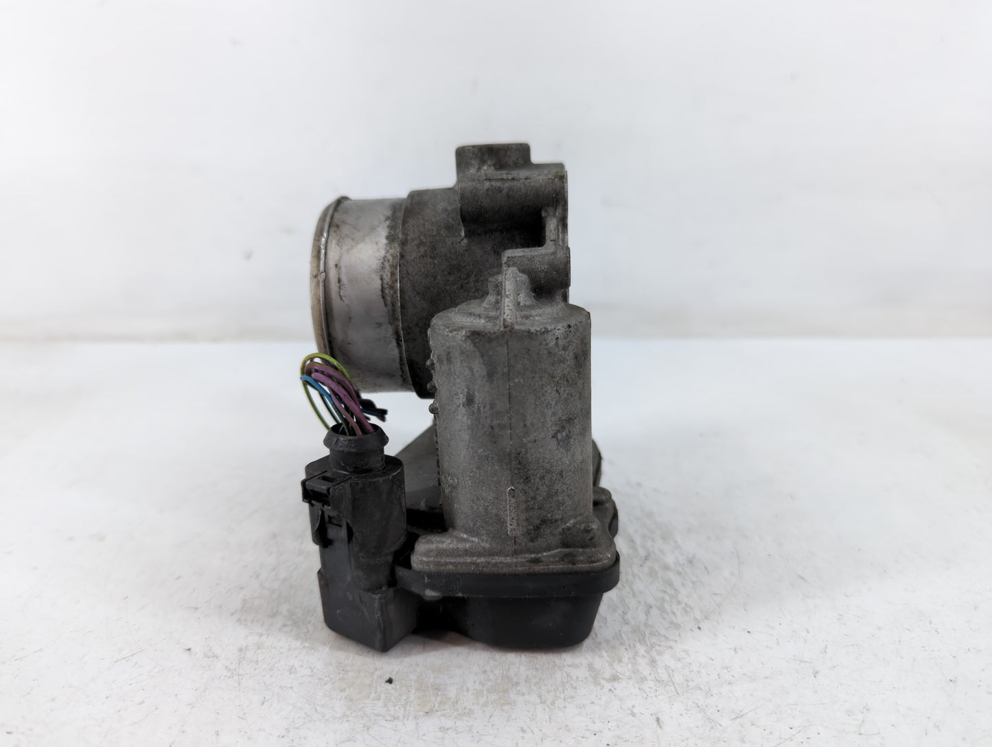 2006-2010 Volkswagen Passat Throttle Body P/N:29 003 14 121 A2C53044094 Fits OEM Used Auto Parts - Oemusedautoparts1.com