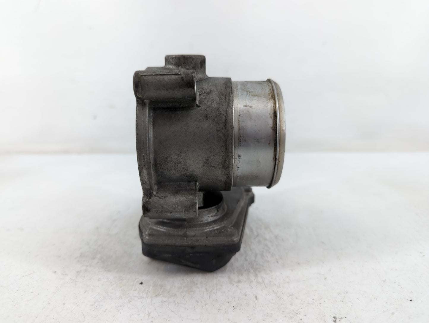 2006-2010 Volkswagen Passat Throttle Body P/N:29 003 14 121 A2C53044094 Fits OEM Used Auto Parts - Oemusedautoparts1.com