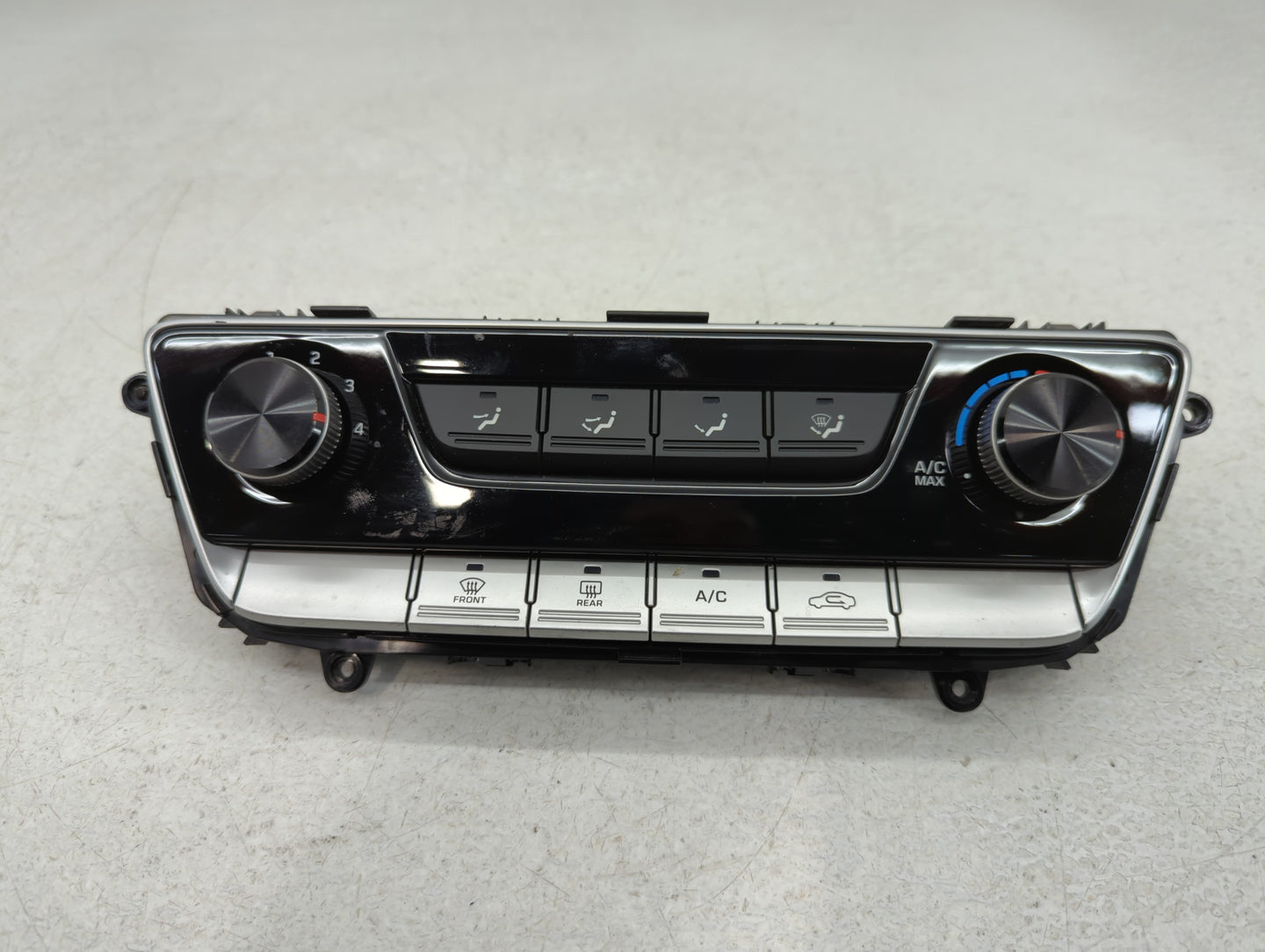 2006-2007 Volkswagen Passat Climate Control Module Temperature AC/Heater Replacement P/N:97250-C2AA0ZL5 Fits Fits 2006 2007 