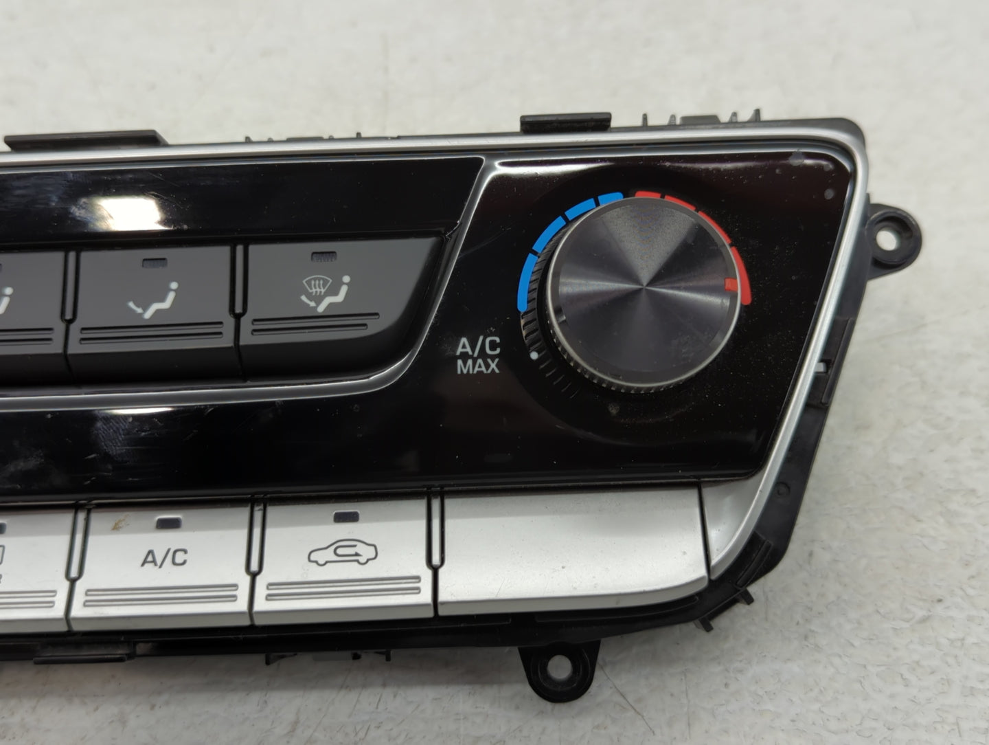 2006-2007 Volkswagen Passat Climate Control Module Temperature AC/Heater Replacement P/N:97250-C2AA0ZL5 Fits Fits 2006 2007 