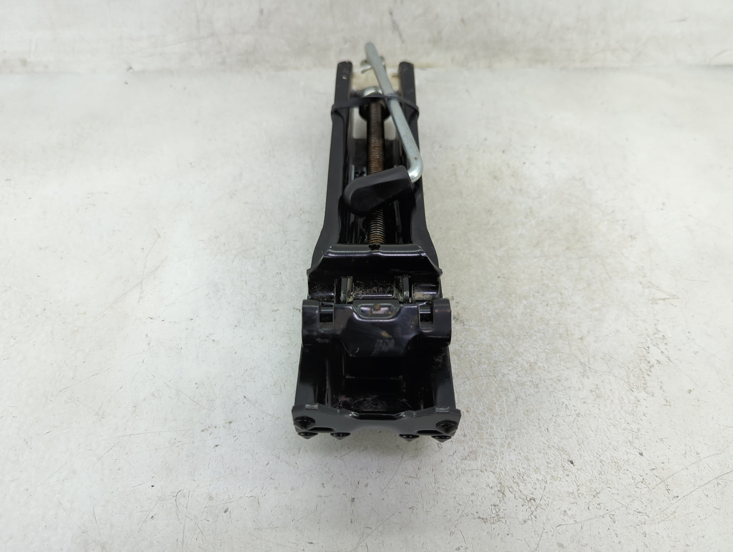 2006 Volkswagen Passat Cc Spare Scissor Car Jack - Oemusedautoparts1.com