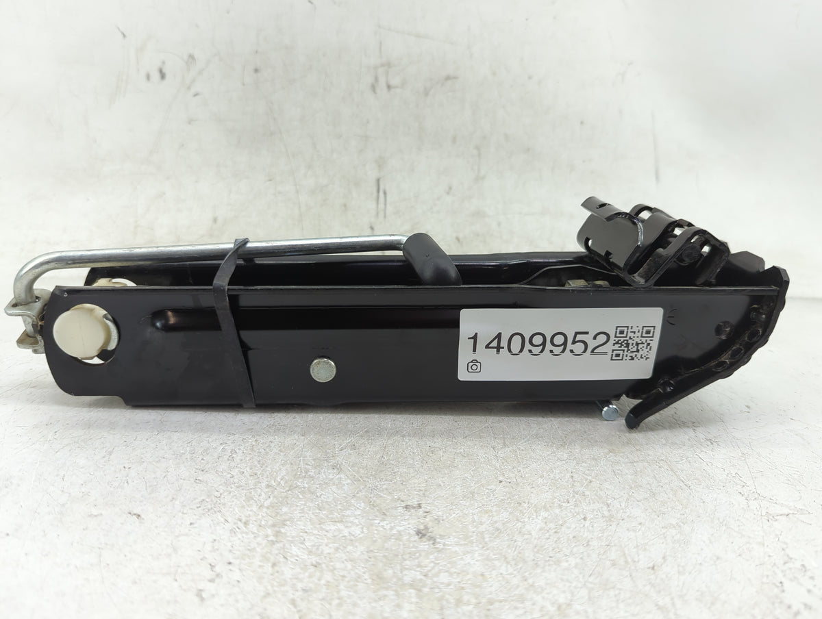 2006 Volkswagen Passat Cc Spare Scissor Car Jack - Oemusedautoparts1.com