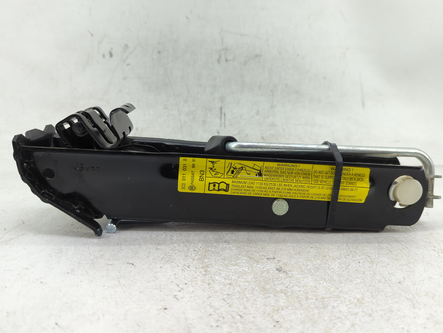 2006 Volkswagen Passat Cc Spare Scissor Car Jack - Oemusedautoparts1.com