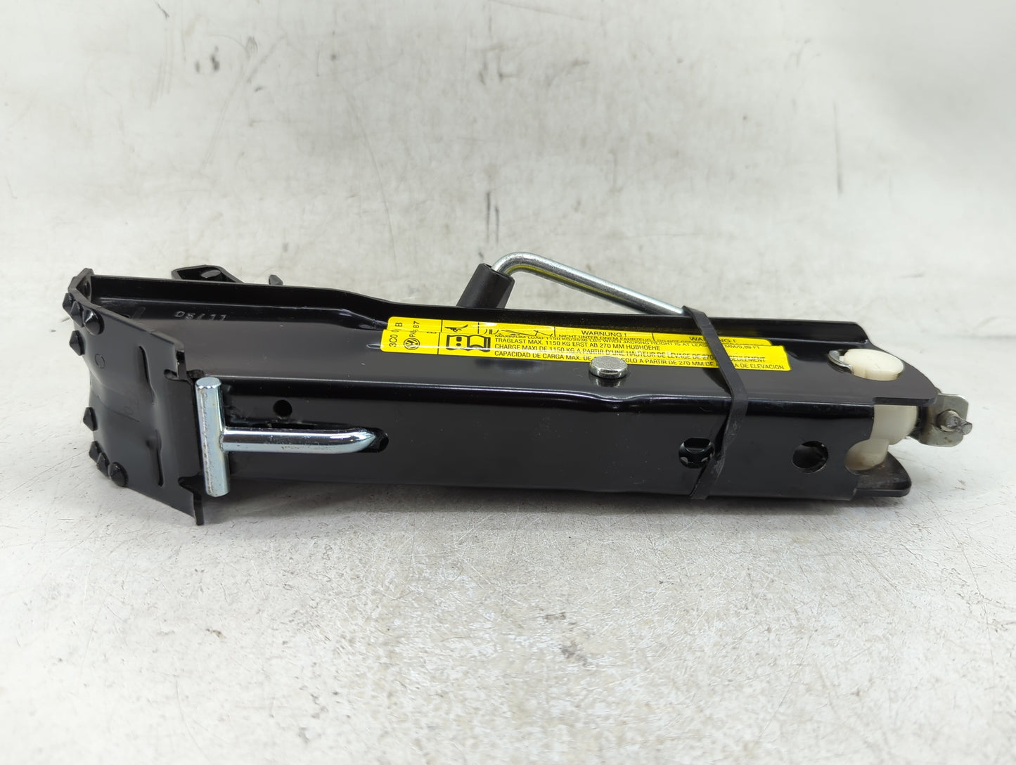 2006 Volkswagen Passat Cc Spare Scissor Car Jack - Oemusedautoparts1.com