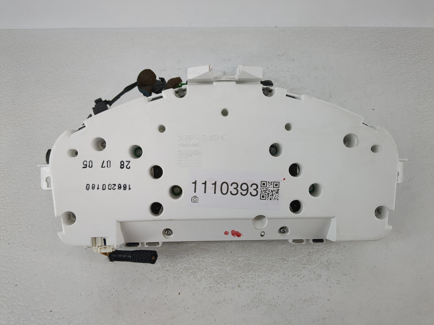 2004-2007 Volvo S40 Instrument Cluster Speedometer Gauges P/N:30710072 Fits Fits 2004 2005 2006 2007 OEM Used Auto Parts - O