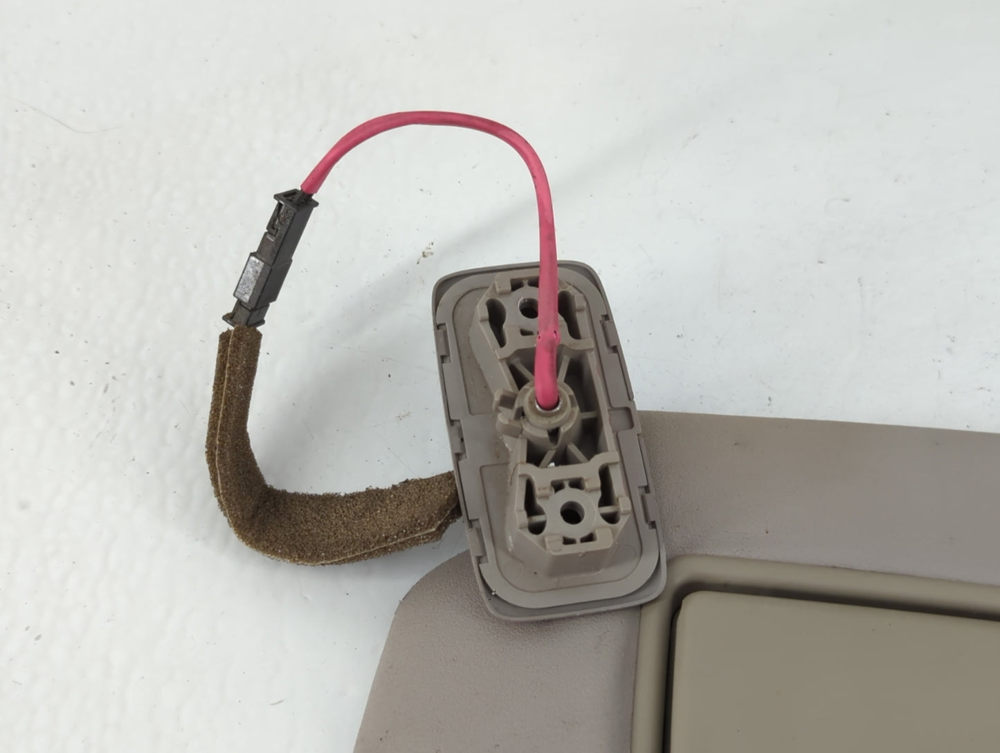 2006 Volvo S40 Sun Visor Shade Replacement Driver Left Mirror Fits OEM Used Auto Parts - Oemusedautoparts1.com