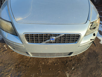 compare product 2004-2007 Volvo S40 Front Grille Bumper Not Included