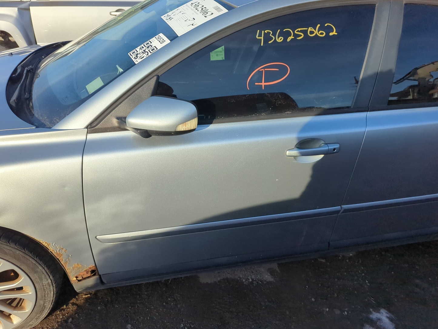 2004-2011 Volvo S40 Driver Front Door Oem - Oemusedautoparts1.com
