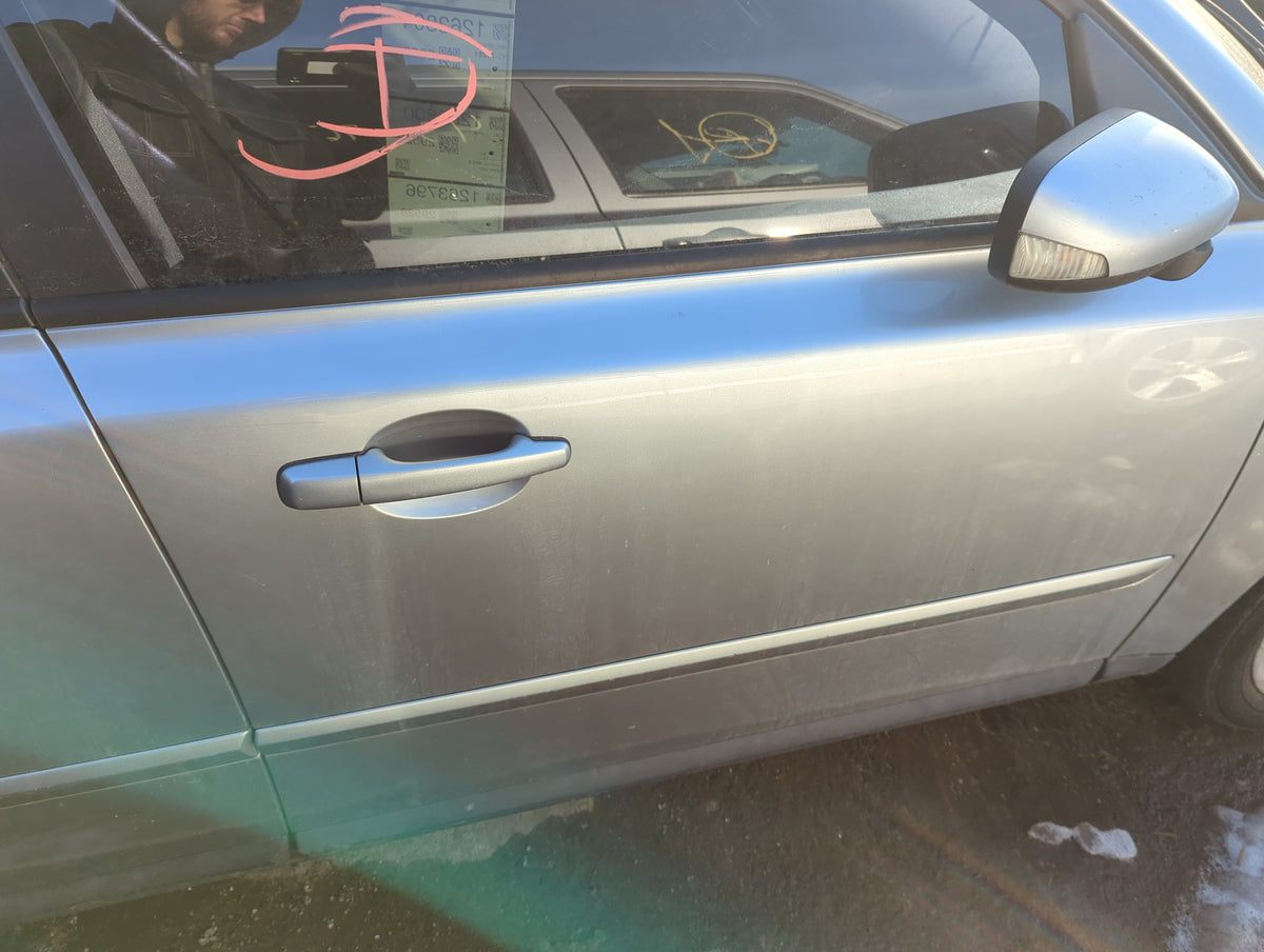 2004-2011 Volvo S40 Passenger Front Door Oem - Oemusedautoparts1.com