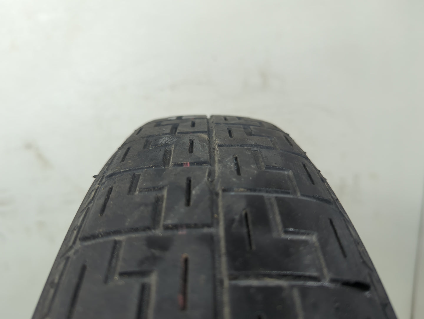 2004-2011 Volvo S40 Spare Donut Tire Wheel Rim Oem - Oemusedautoparts1.com