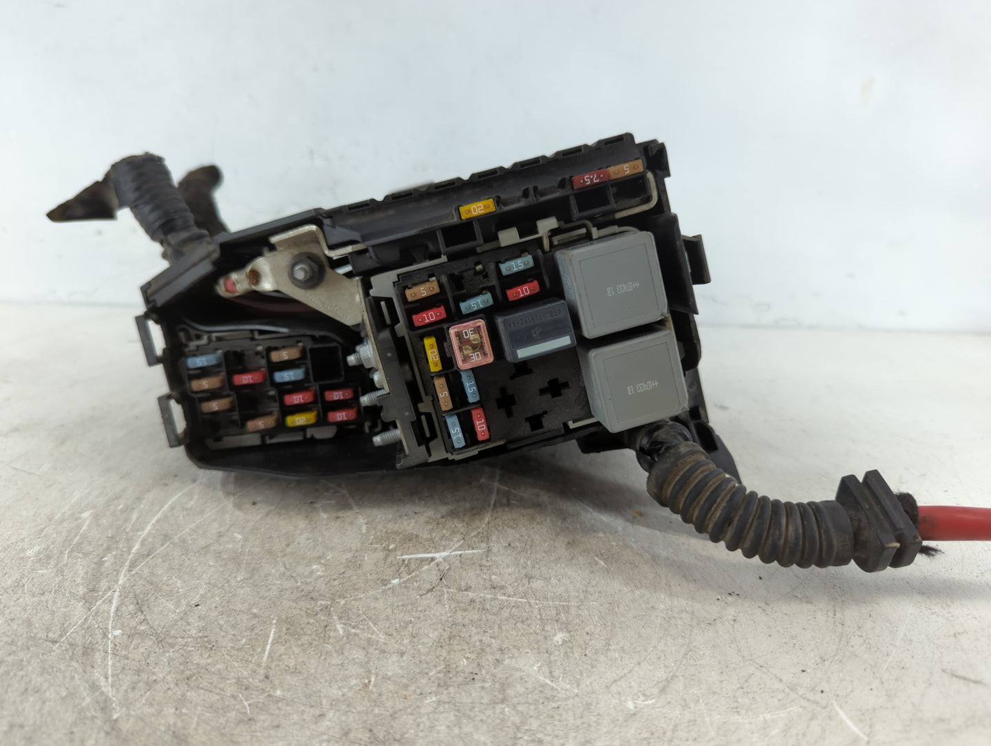 2005-2008 Volvo S80 Fusebox Fuse Box Panel Relay Module P/N:6G9T-14A076-L Fits Fits 2005 2006 2007 2008 2009 OEM Used Auto P