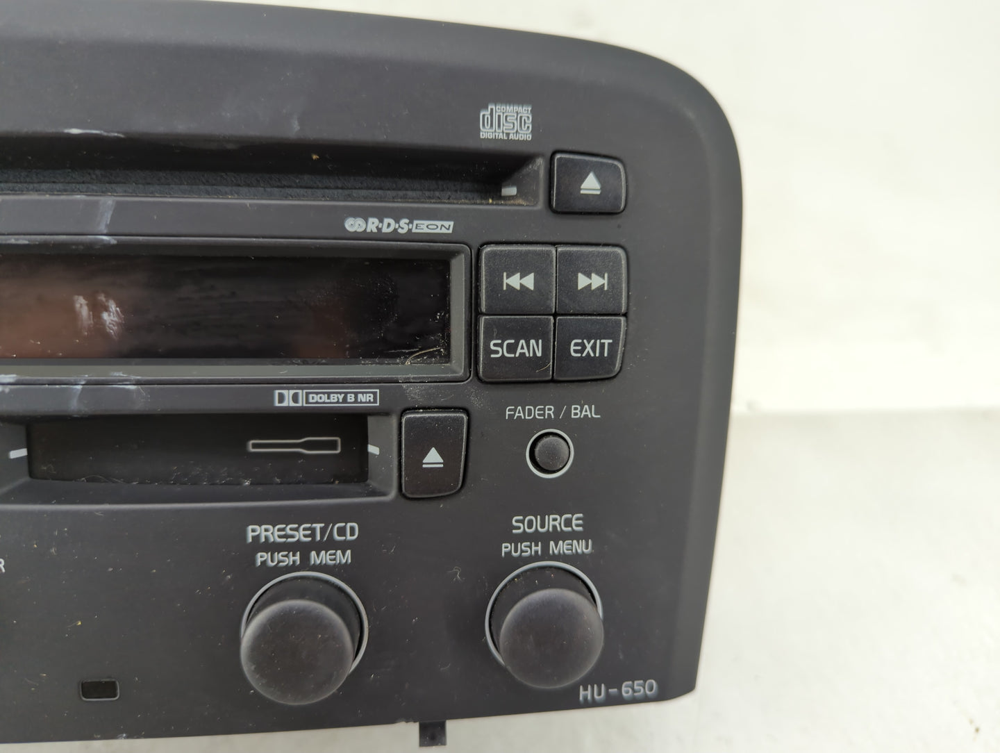 2005-2006 Volvo S80 Radio AM FM Cd Player Receiver Replacement P/N:30745808-1 Fits Fits 2005 2006 OEM Used Auto Parts - Oemu