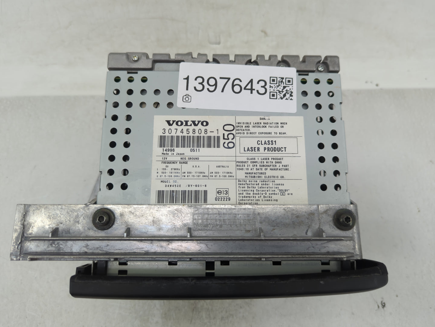2005-2006 Volvo S80 Radio AM FM Cd Player Receiver Replacement P/N:30745808-1 Fits Fits 2005 2006 OEM Used Auto Parts - Oemu