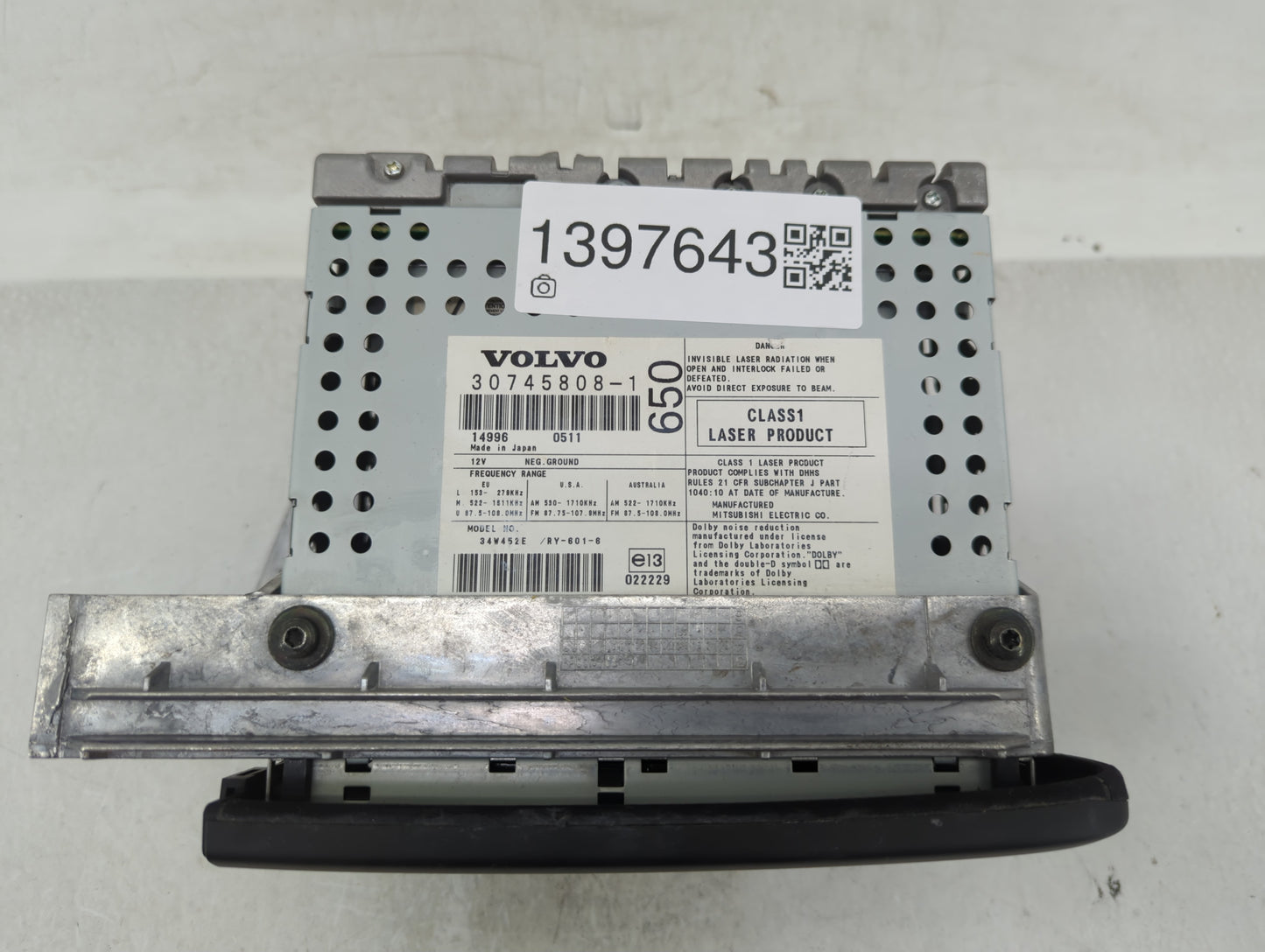 2005-2006 Volvo S80 Radio AM FM Cd Player Receiver Replacement P/N:30745808-1 Fits Fits 2005 2006 OEM Used Auto Parts - Oemu