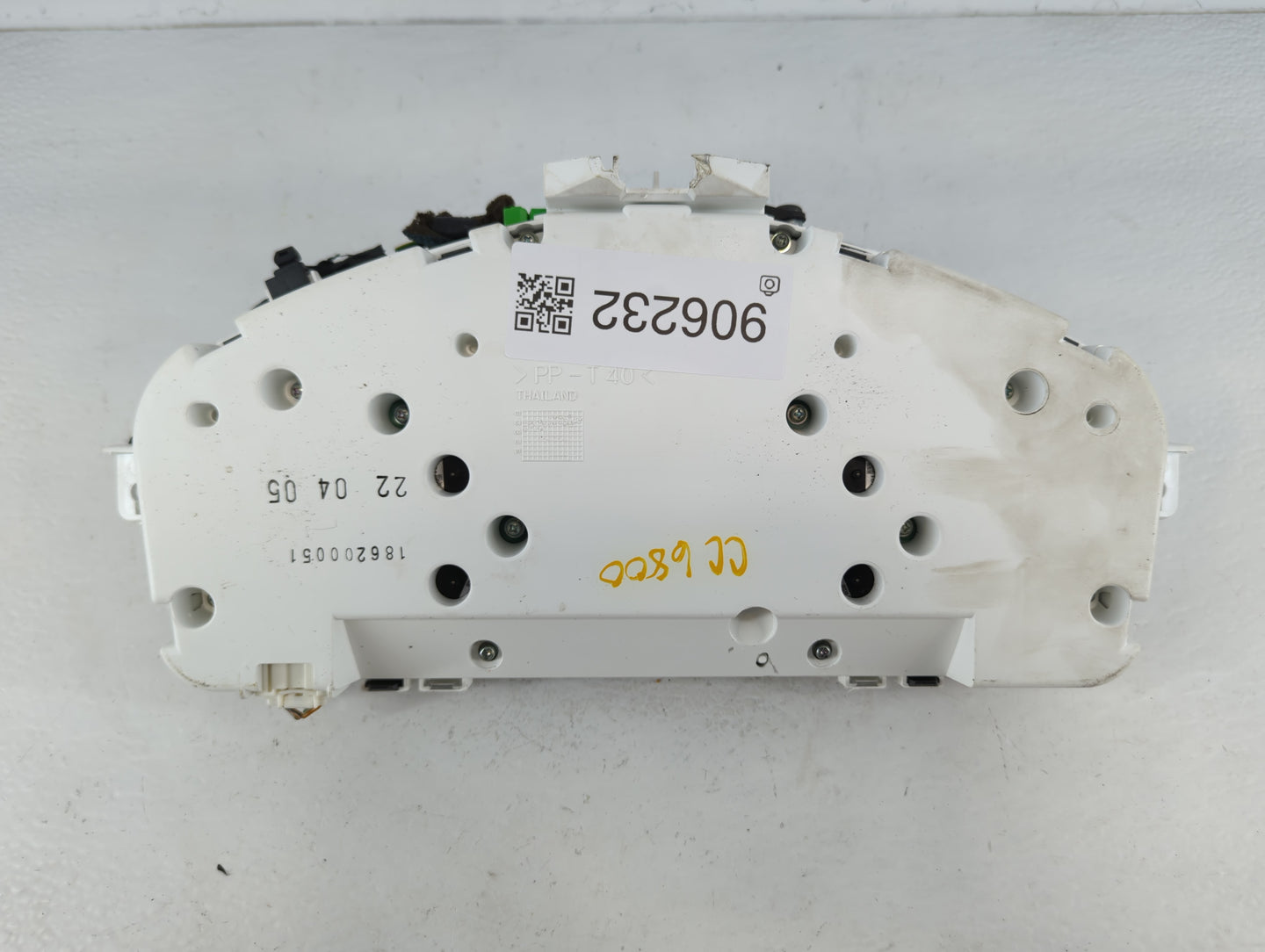 2006 Volvo V40 Instrument Cluster Speedometer Gauges P/N:4573A-100390 Fits Fits 2004 2005 2007 OEM Used Auto Parts - Oemused