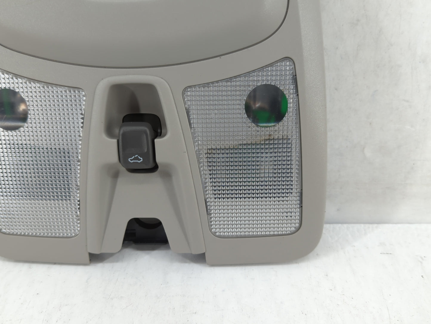 2006 Volvo V60 Overhead Roof Console Interior Dome Light - Oemusedautoparts1.com