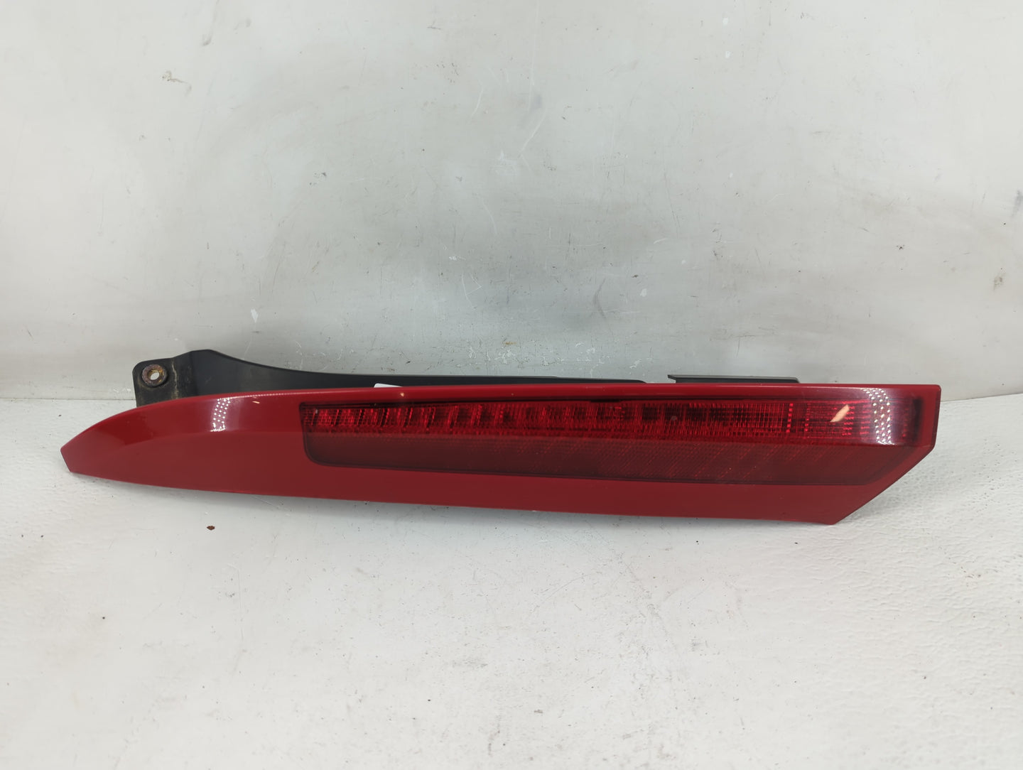 2003-2006 Volvo Xc90 Tail Light Assembly Driver Left OEM Fits Fits 2003 2004 2005 2006 OEM Used Auto Parts - Oemusedautopart