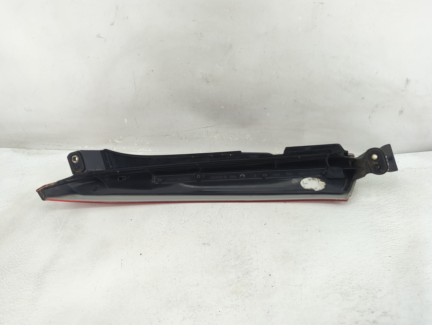 2003-2006 Volvo Xc90 Tail Light Assembly Passenger Right OEM P/N:157618 Fits Fits 2003 2004 2005 2006 OEM Used Auto Parts - 