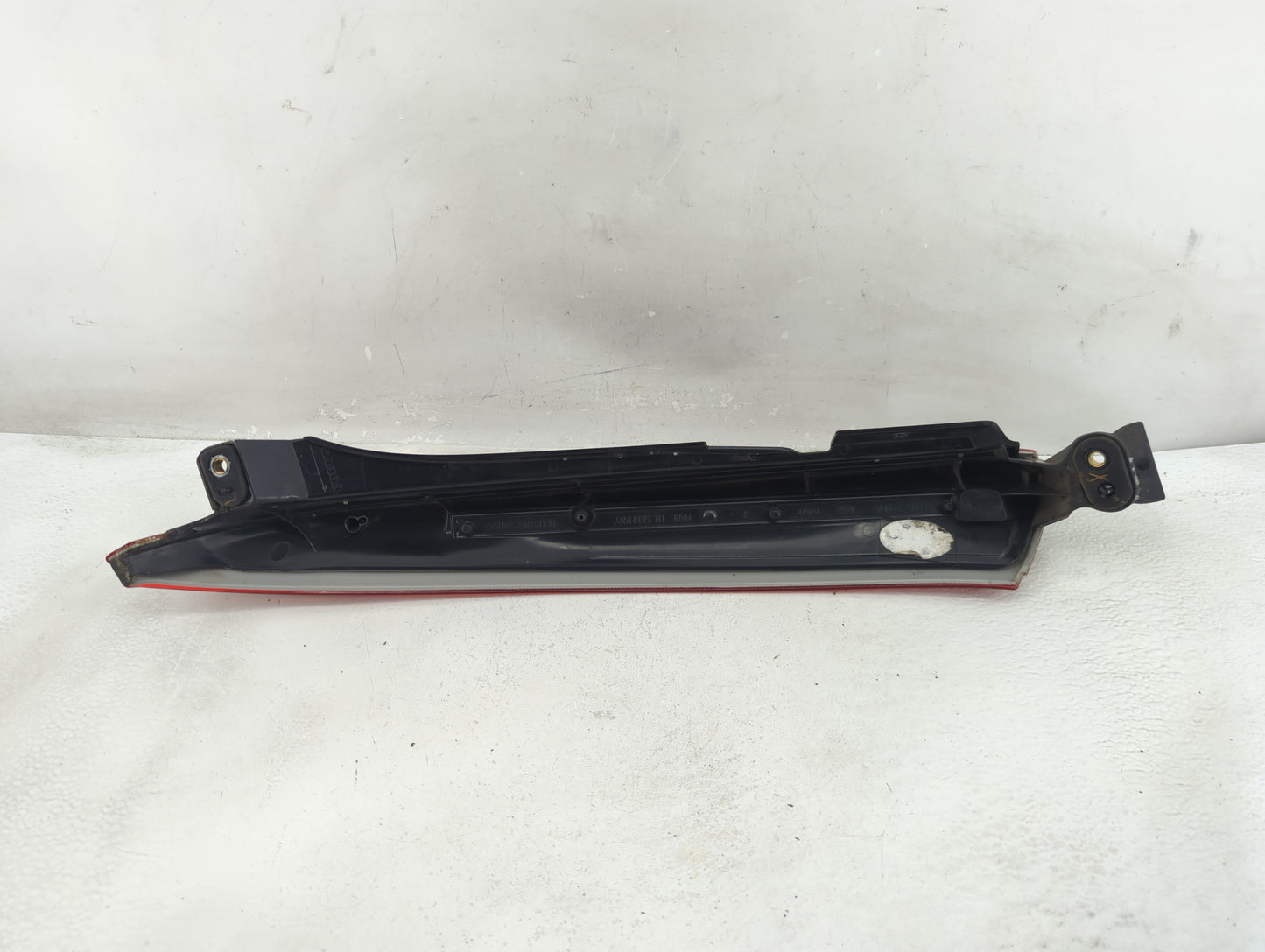 2003-2006 Volvo Xc90 Tail Light Assembly Passenger Right OEM P/N:157618 Fits Fits 2003 2004 2005 2006 OEM Used Auto Parts - 