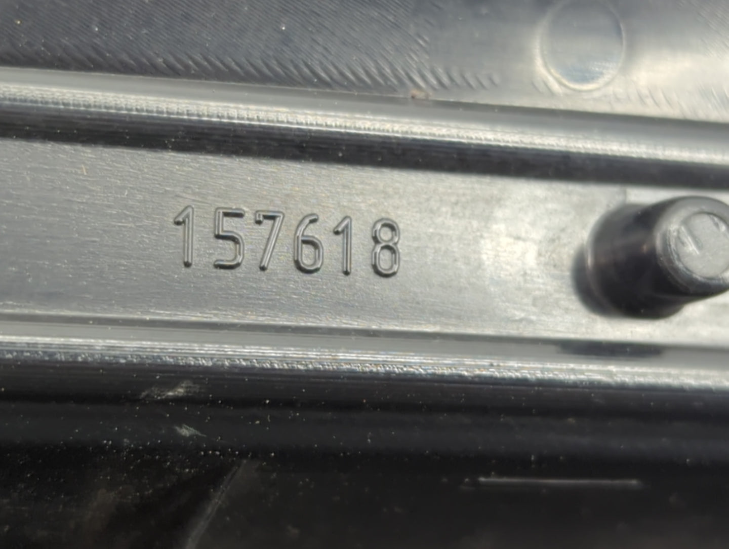 2003-2006 Volvo Xc90 Tail Light Assembly Passenger Right OEM P/N:157618 Fits Fits 2003 2004 2005 2006 OEM Used Auto Parts - 