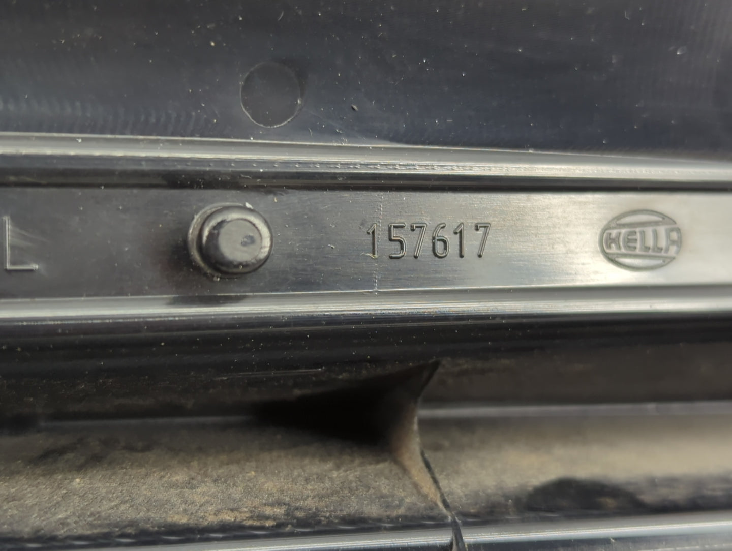 2003-2006 Volvo Xc90 Tail Light Assembly Driver Left OEM P/N:157617 Fits Fits 2003 2004 2005 2006 OEM Used Auto Parts - Oemu