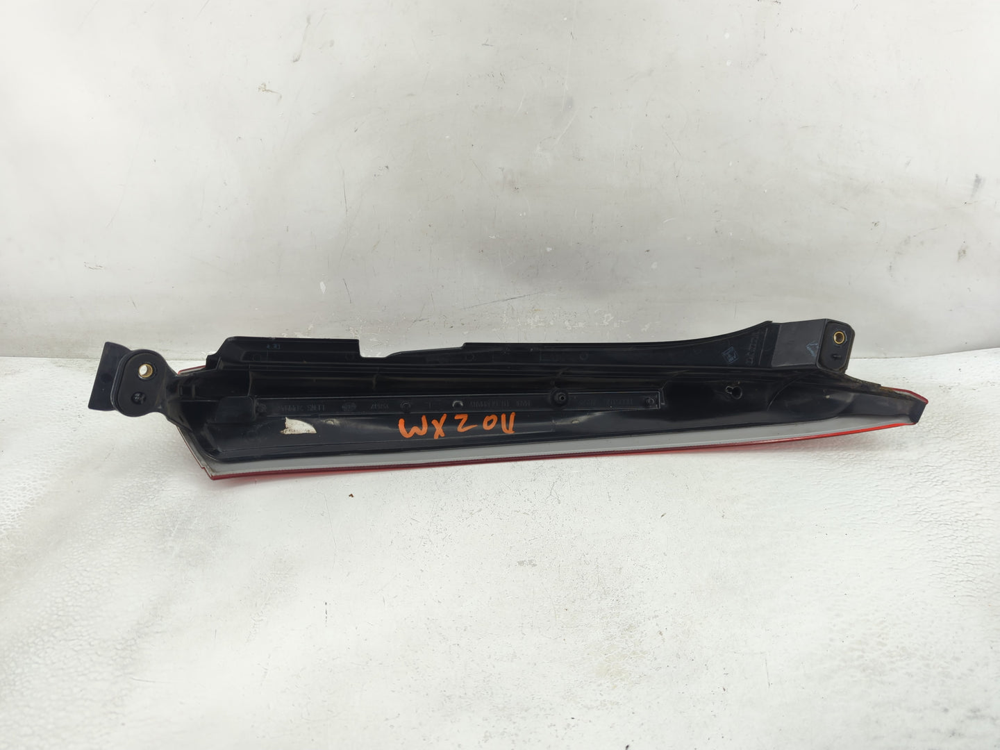 2003-2006 Volvo Xc90 Tail Light Assembly Driver Left OEM P/N:157617 Fits Fits 2003 2004 2005 2006 OEM Used Auto Parts - Oemu