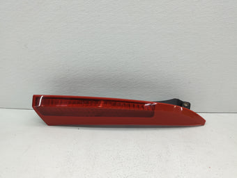 compare product 2003-2006 Volvo Xc90 Tail Light Assembly Passenger Right OEM P/N:9483772 30678221 Fits Fits 2003 2004 2005 2006 OEM Used Auto Parts