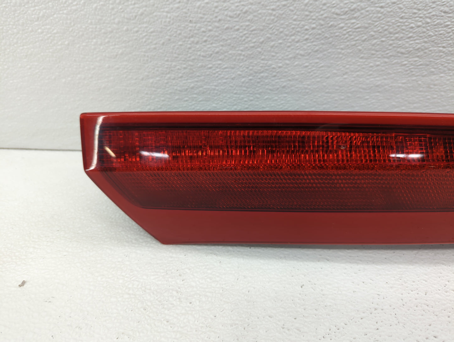 2003-2006 Volvo Xc90 Tail Light Assembly Passenger Right OEM P/N:157618 9483772, 30678221 Fits Fits 2003 2004 2005 2006 OEM 