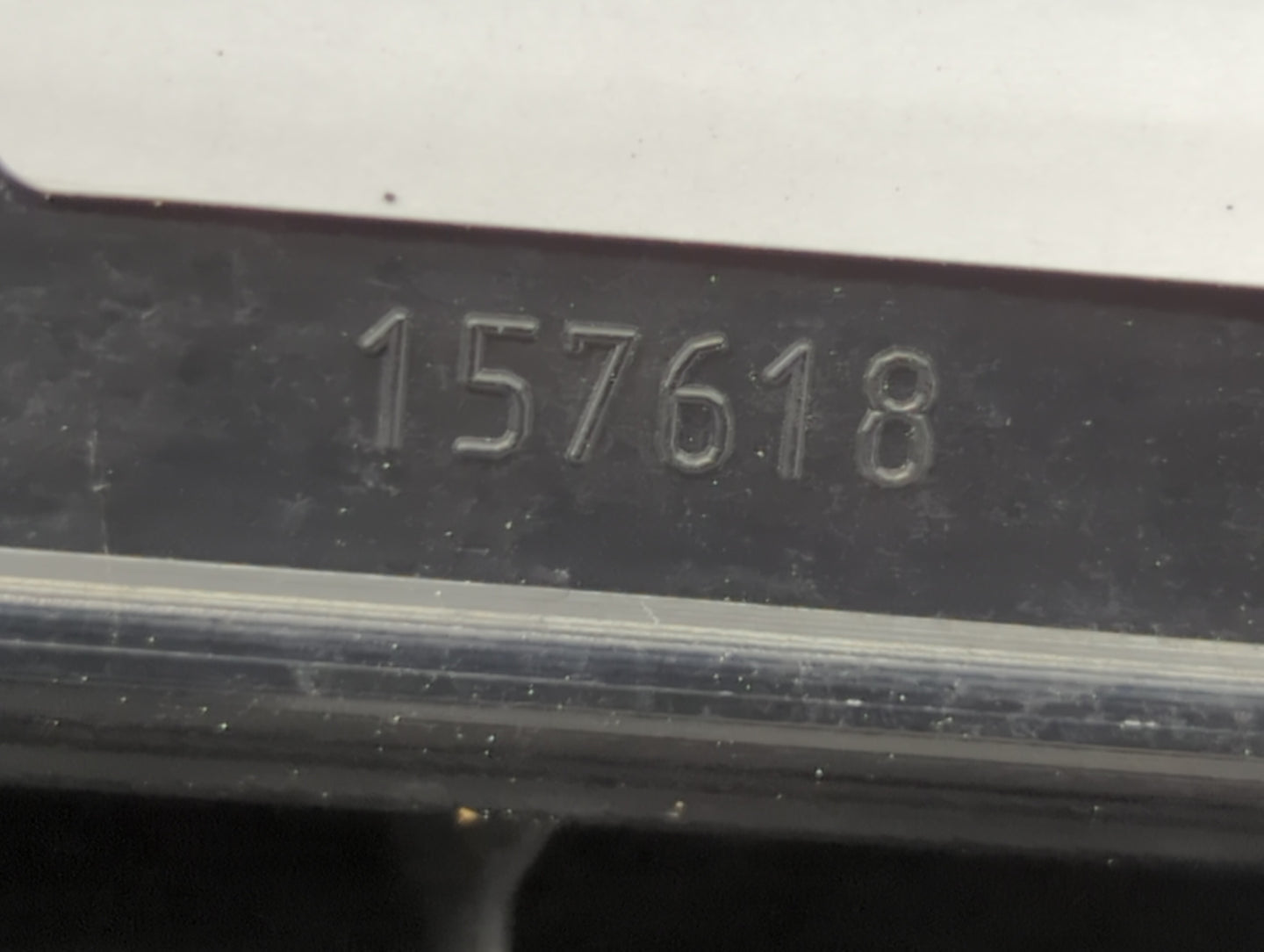 2003-2006 Volvo Xc90 Tail Light Assembly Passenger Right OEM P/N:157618 9483772, 30678221 Fits Fits 2003 2004 2005 2006 OEM 