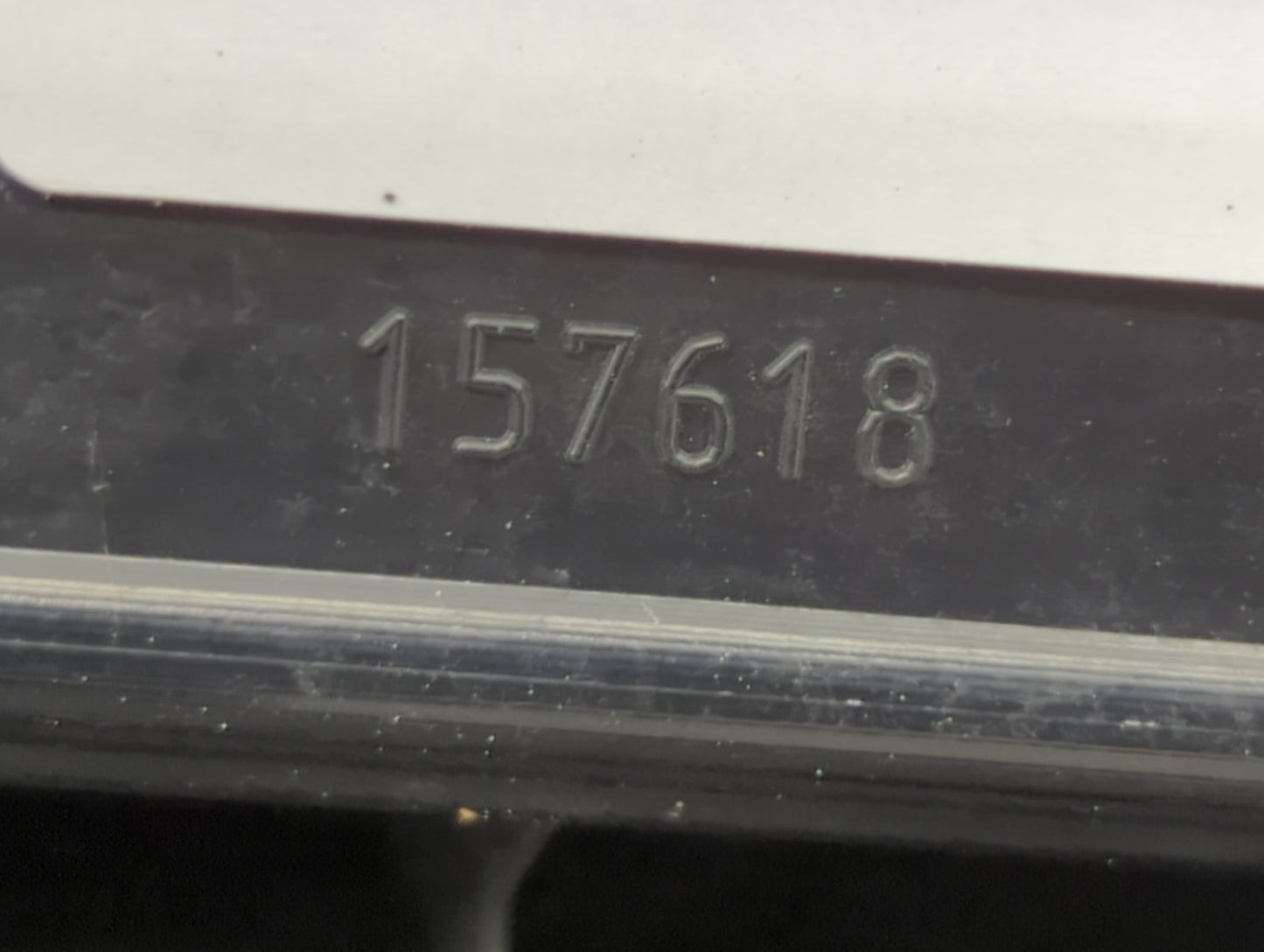 2003-2006 Volvo Xc90 Tail Light Assembly Passenger Right OEM P/N:157618 9483772, 30678221 Fits Fits 2003 2004 2005 2006 OEM 