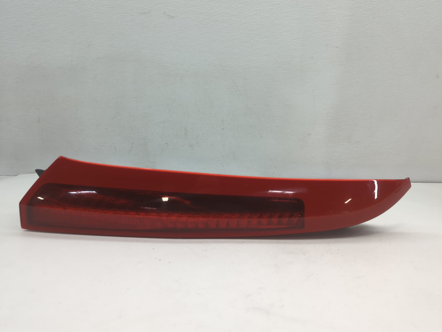 2003-2006 Volvo Xc90 Tail Light Assembly Driver Left OEM P/N:157617 Fits Fits 2003 2004 2005 2006 OEM Used Auto Parts - Oemu