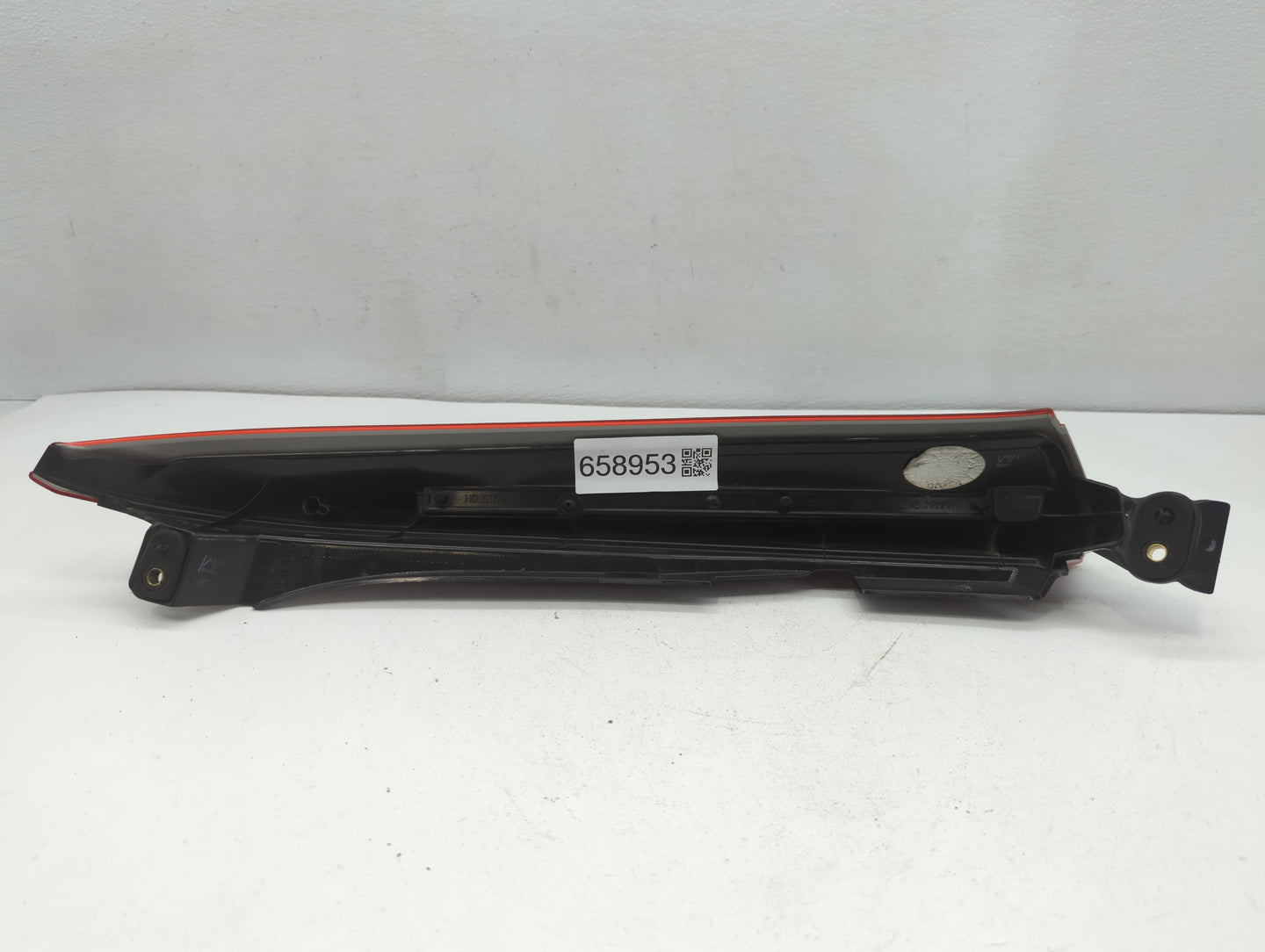 2003-2006 Volvo Xc90 Tail Light Assembly Driver Left OEM P/N:157617 Fits Fits 2003 2004 2005 2006 OEM Used Auto Parts - Oemu