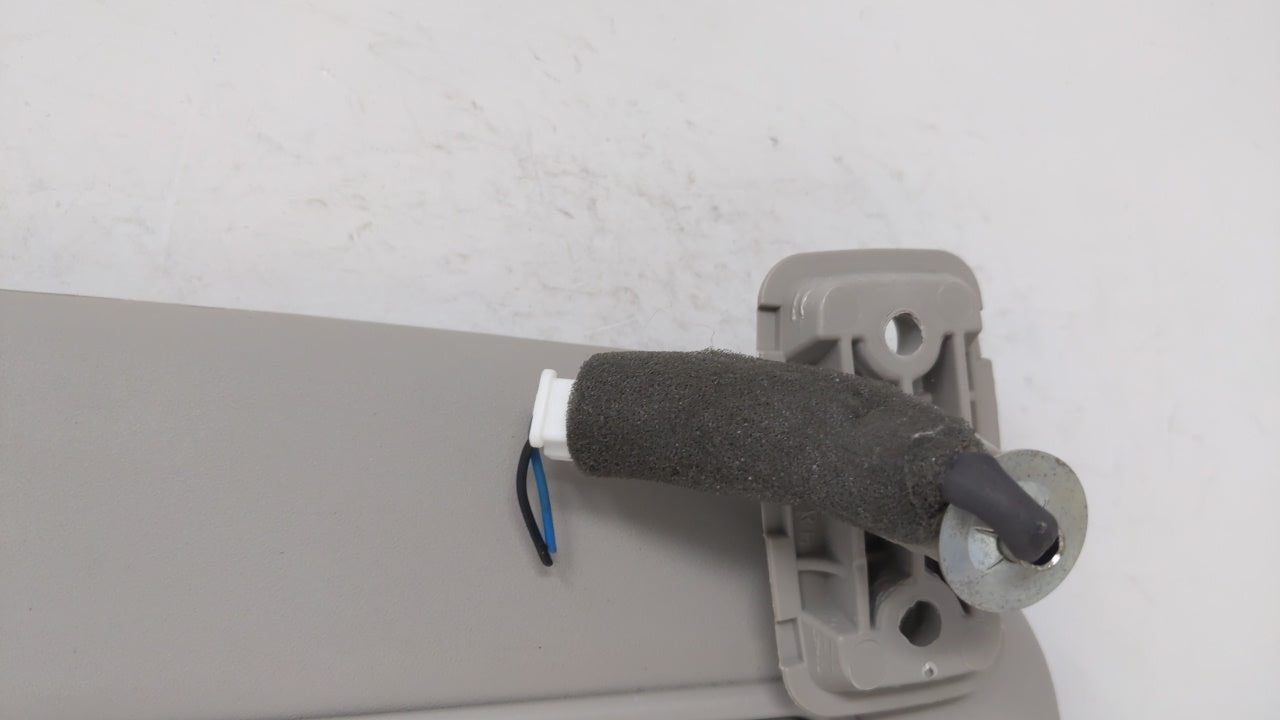 2006 Kia Sedona Sun Visor Shade Replacement Passenger Right Mirror Fits OEM Used Auto Parts - Oemusedautoparts1.com