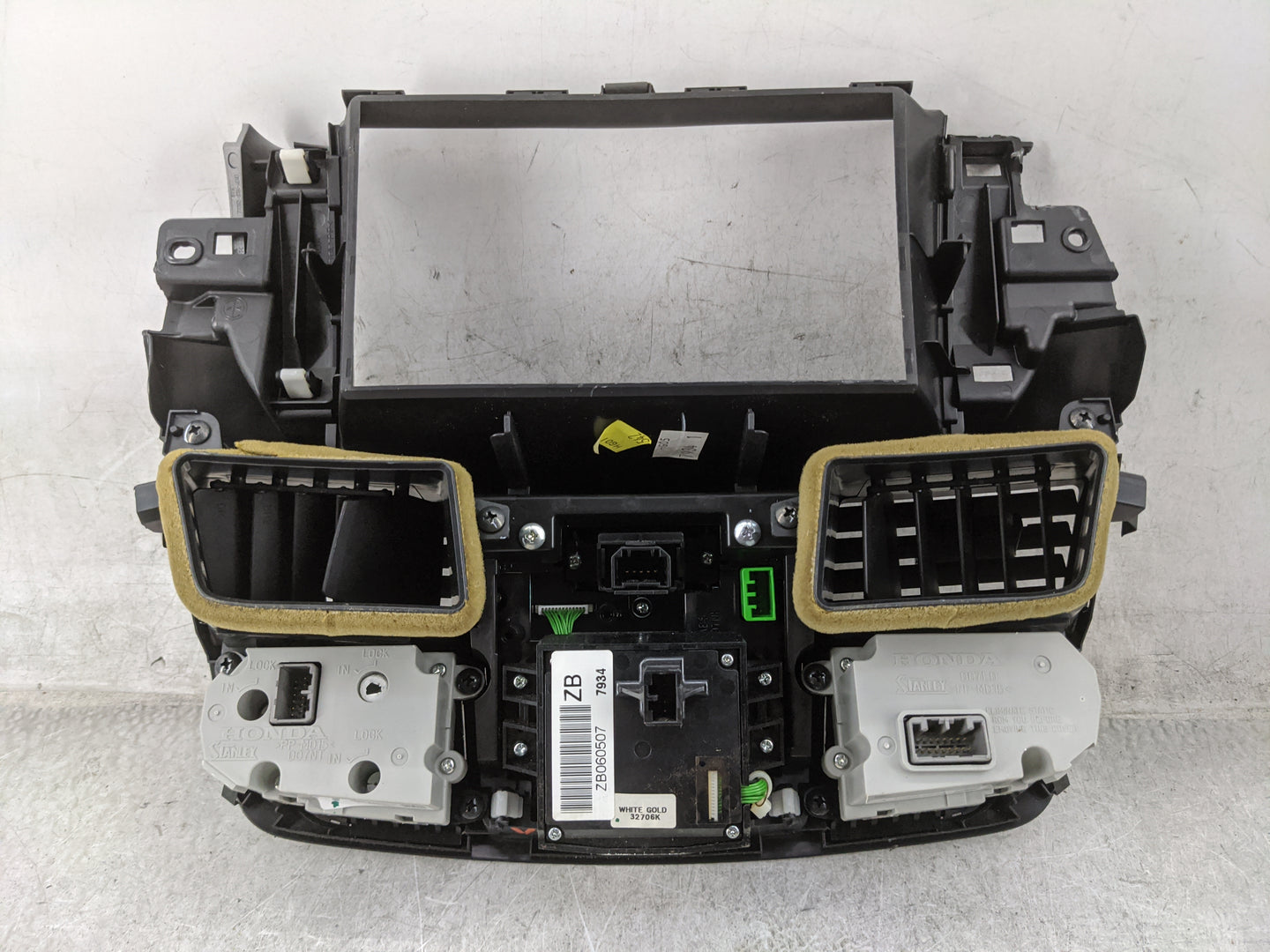 2007 Acura Rdx Radio AM FM Cd Player Receiver Replacement P/N:ZB060507 Fits OEM Used Auto Parts - Oemusedautoparts1.com