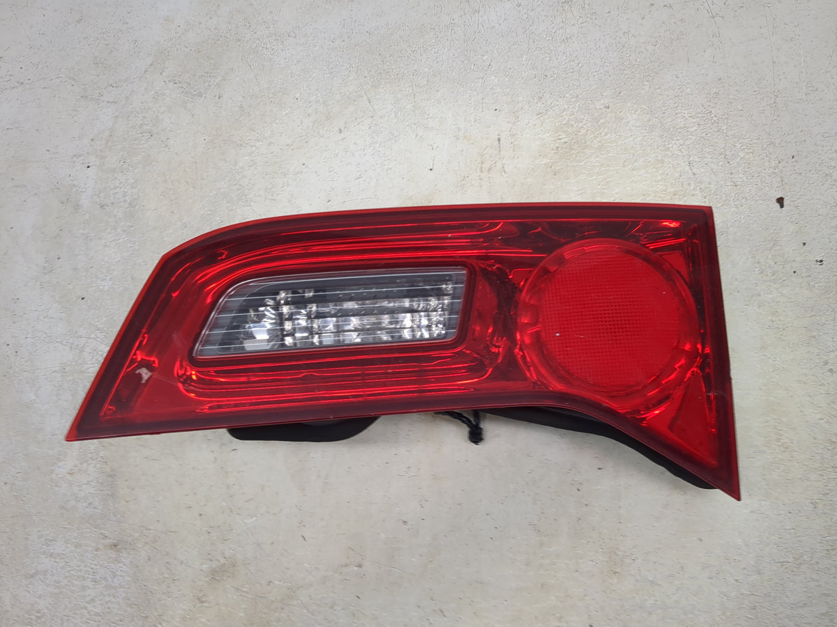 2007-2009 Acura Rdx Passenger Right Side Deck Lid Mounted Tail Light Red - Oemusedautoparts1.com