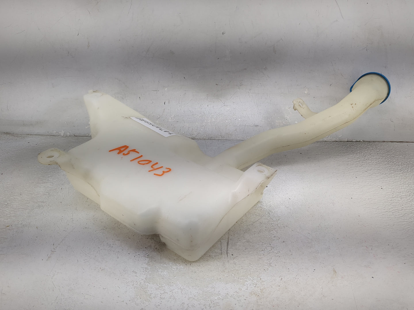 2004-2008 Acura Tl Windshield Washer Fluid Reservoir Bottle Oem 1474058 - Oemusedautoparts1.com