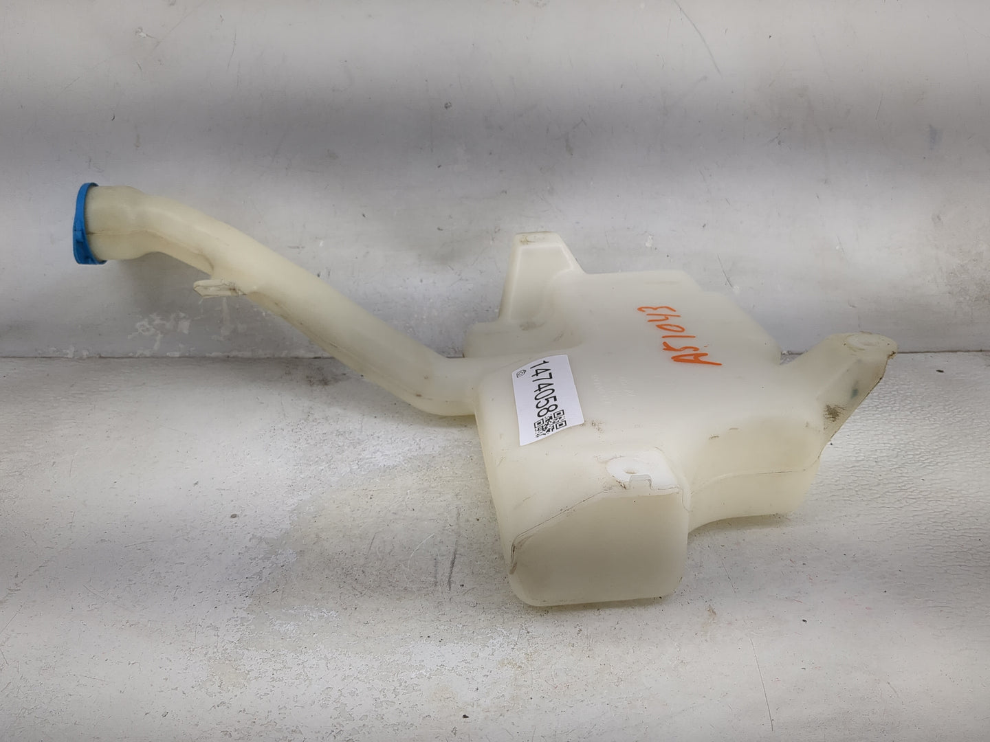 2004-2008 Acura Tl Windshield Washer Fluid Reservoir Bottle Oem 1474058 - Oemusedautoparts1.com