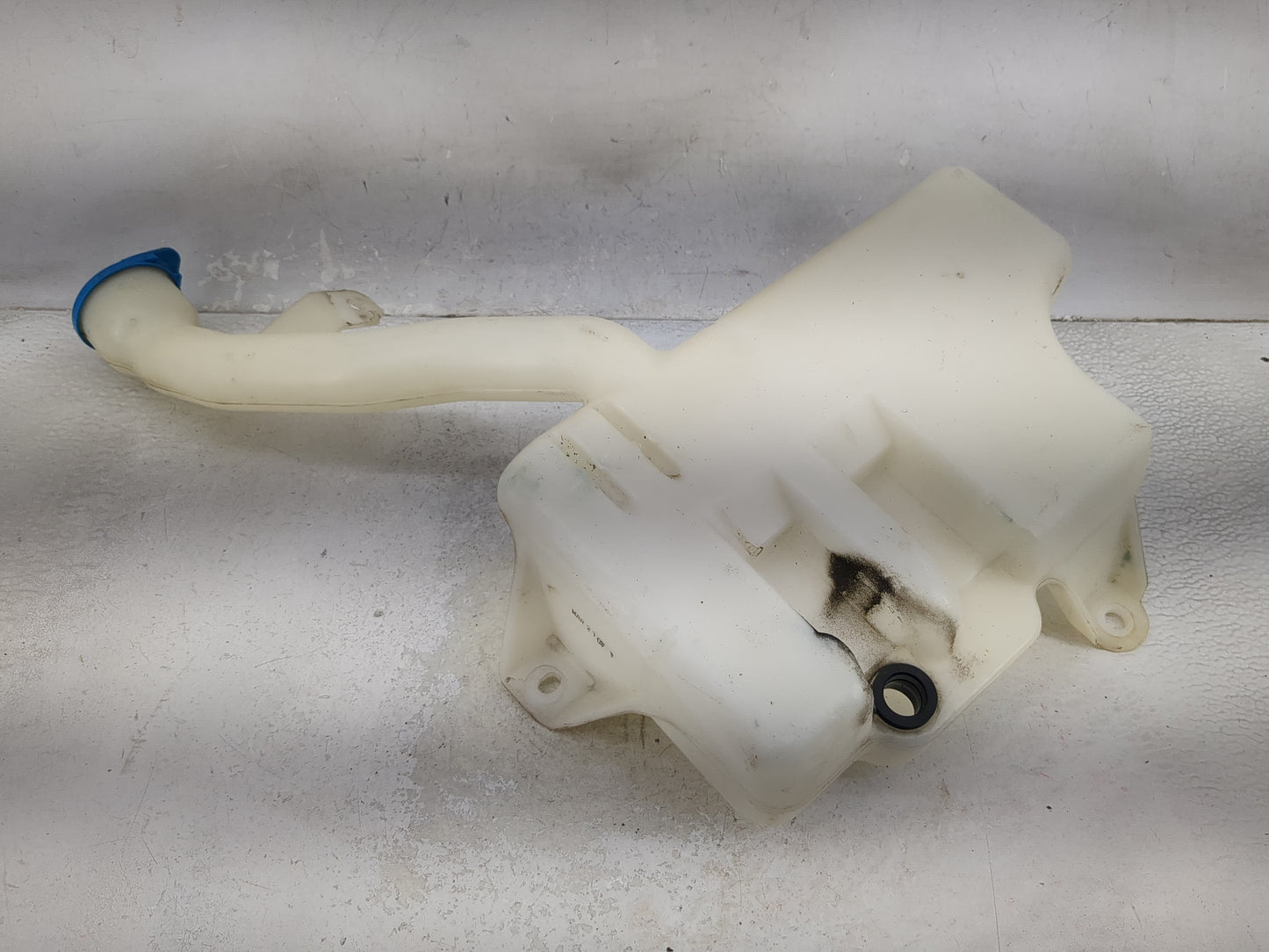 2004-2008 Acura Tl Windshield Washer Fluid Reservoir Bottle Oem 1474058 - Oemusedautoparts1.com