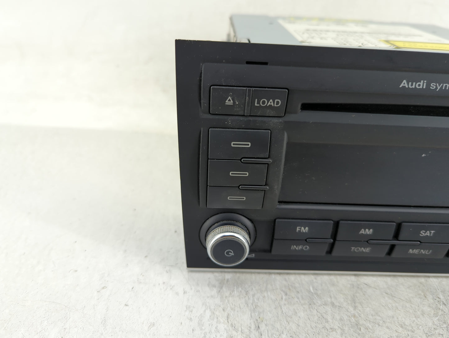2007 Audi A4 Radio AM FM Cd Player Receiver Replacement P/N:8E0 035 195 AC 7 646 019 380 Fits OEM Used Auto Parts - Oemuseda