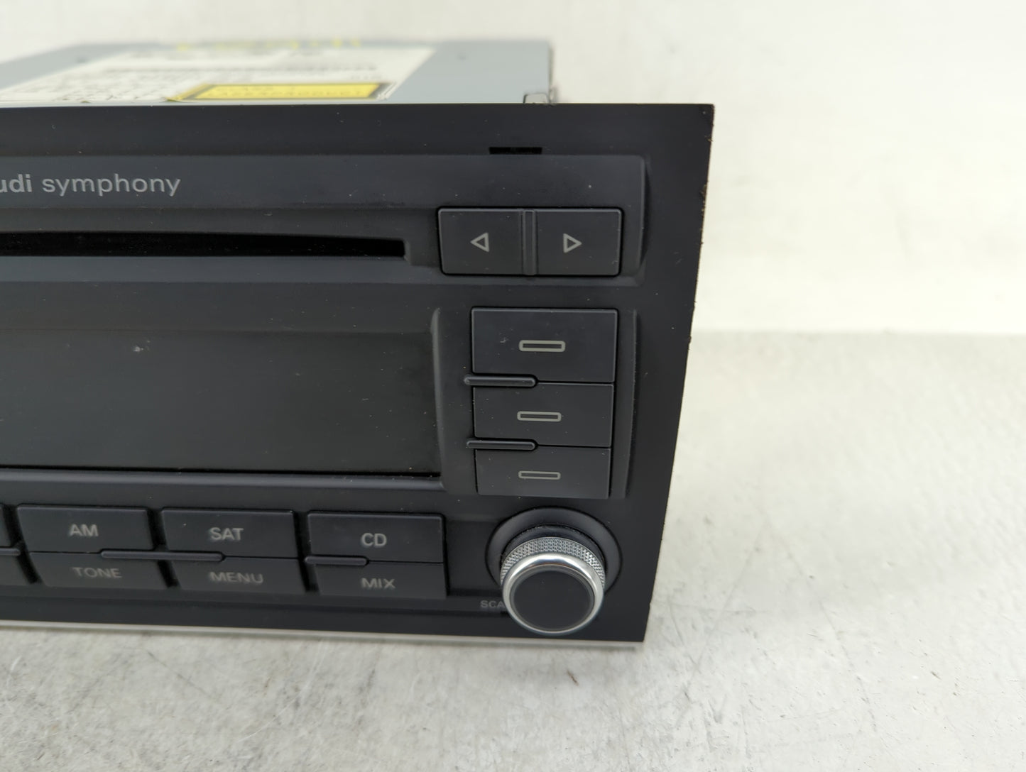 2007 Audi A4 Radio AM FM Cd Player Receiver Replacement P/N:8E0 035 195 AC 7 646 019 380 Fits OEM Used Auto Parts - Oemuseda