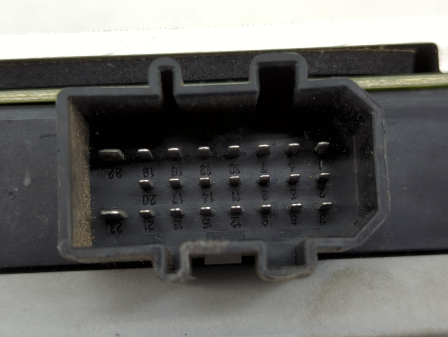 2005-2008 Audi A4 Radio Speaker Amplifier - Oemusedautoparts1.com