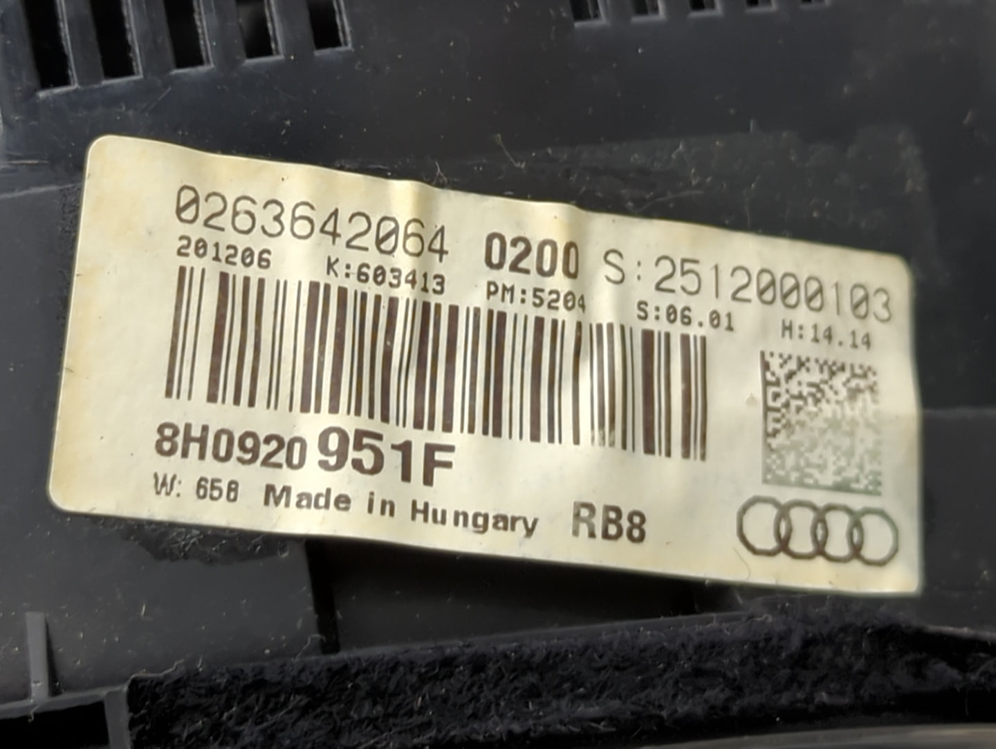 2007-2009 Audi A4 Instrument Cluster Speedometer Gauges P/N:0263642064 8H0920951F Fits Fits 2007 2008 2009 OEM Used Auto Par