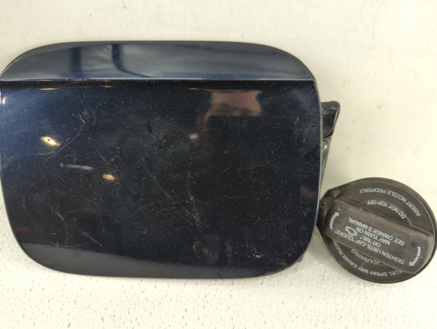 2007 Audi A4 Fuel Tank Door Lid Gas Tank Dark Blue - Oemusedautoparts1.com
