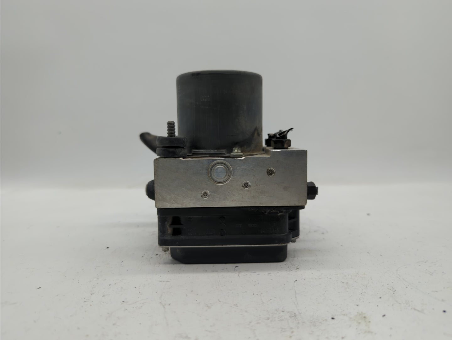 2007-2009 Audi A4 ABS Pump Control Module Replacement P/N:8E0 614 517 BF Fits Fits 2007 2008 2009 OEM Used Auto Parts - Oemu