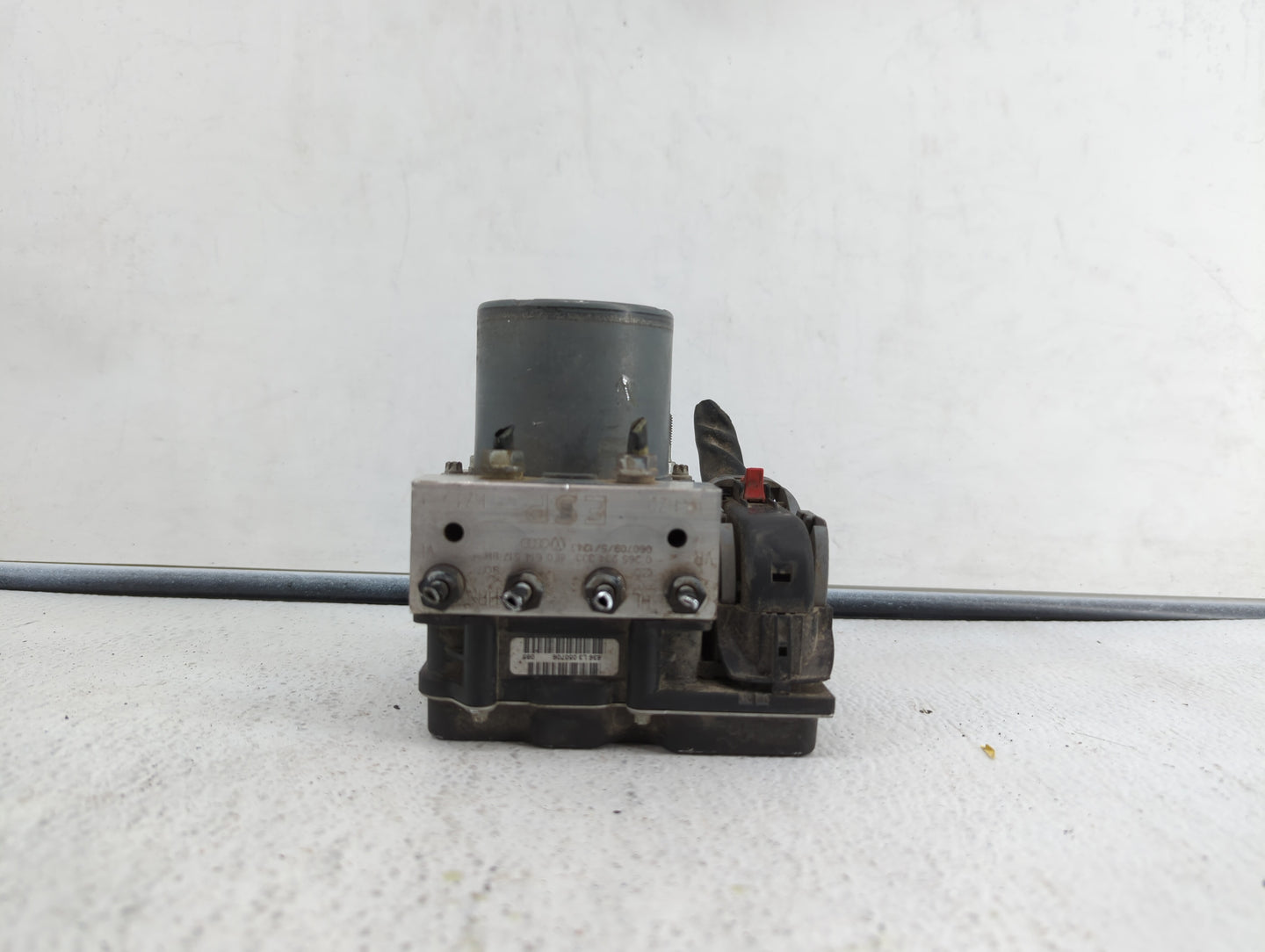 2007-2009 Audi A4 ABS Pump Control Module Replacement P/N:8R0 614 517D 8E0 614 517BF, 8E0 910 517 H Fits Fits 2007 2008 2009