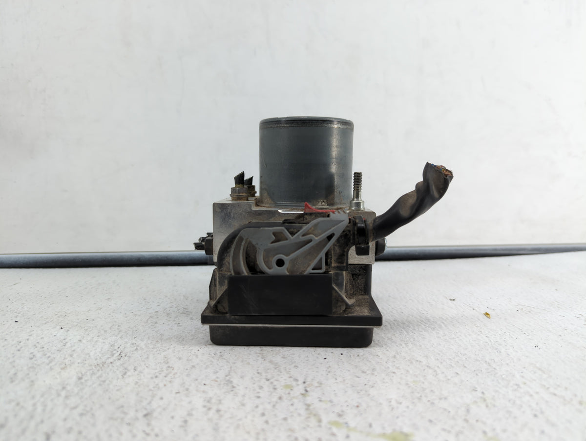2007-2009 Audi A4 Anti-Lock Brake ABS Pump Module Actuator OEM P/N:8R0 614 517D 8E0 614 517BF Fits Fits 2007 2008 2009 OEM U