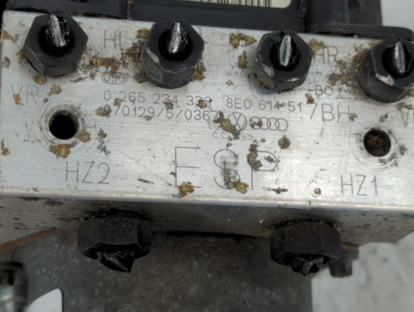 2007-2009 Audi A4 ABS Pump Control Module Replacement P/N:8E0 614 517BH 0 265 234 323 Fits Fits 2007 2008 2009 OEM Used Auto